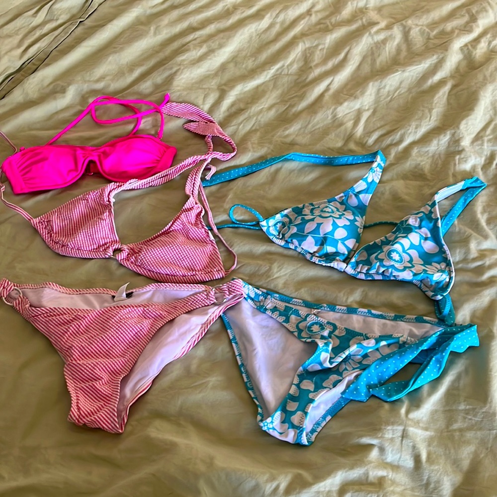Two pieces of bikinis